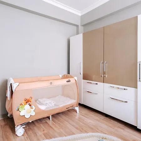 شقة Huge Duplex Flat W Terrace Near Bilgi University اسطنبول