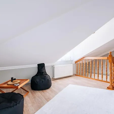 Huge Duplex Flat W Terrace Near Bilgi University Apartmán *