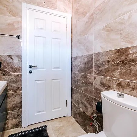 Huge Duplex Flat W Terrace Near Bilgi University Lägenhet Istanbul